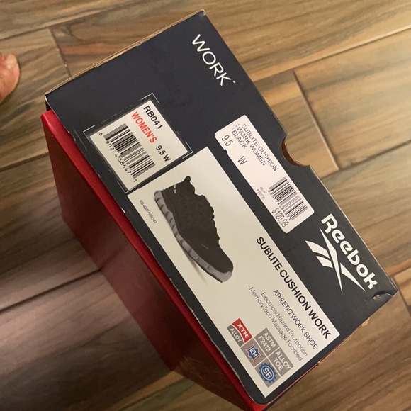 Reebok work shoes - Picture 2 of 8